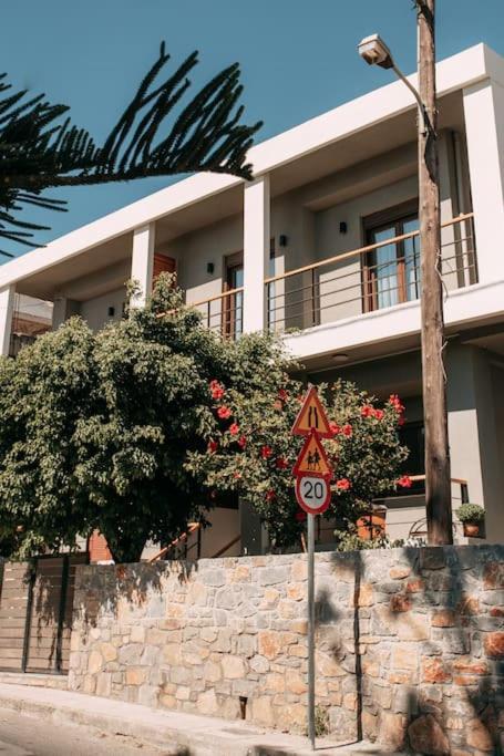 Glamorous Studio Near Center Iraklio Exterior foto